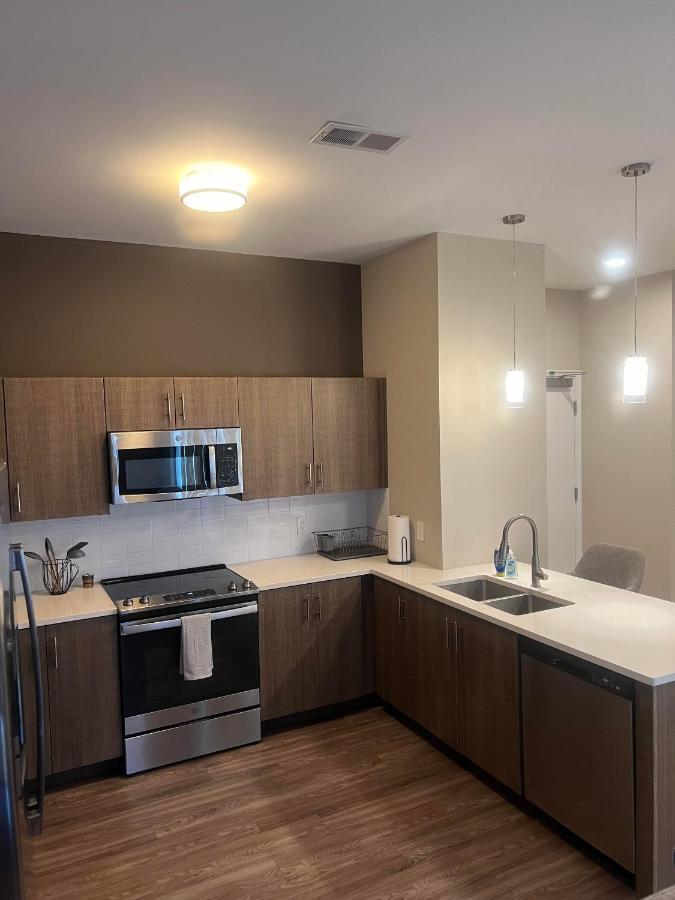 End Of Summer Deals!! Modern 2 Bed 1 Bedroom In Heart Of Midtown Kansas City! Экстерьер фото